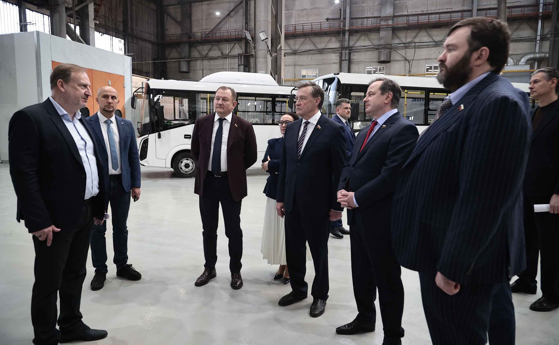 Сенаторы РФ посетили Сибирский автобусный завод в Ульяновске