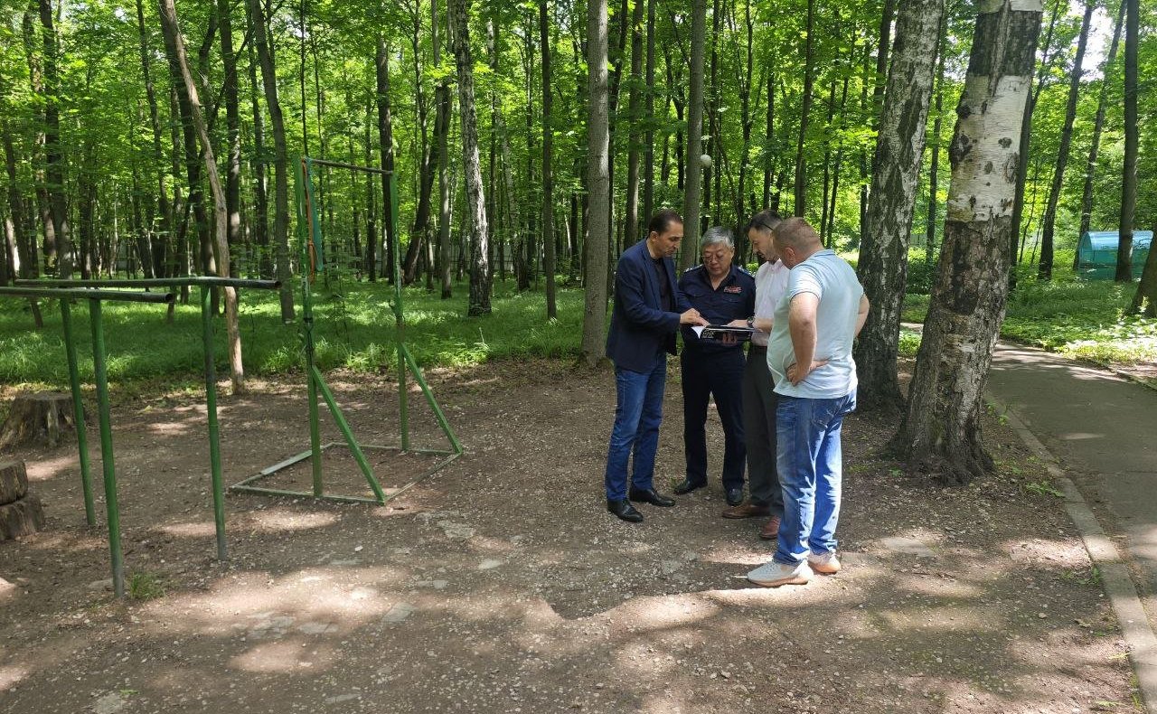 Андрей Хапочкин провел рабочую встречу с врачами Главного военного клинического госпиталя имени Бурденко