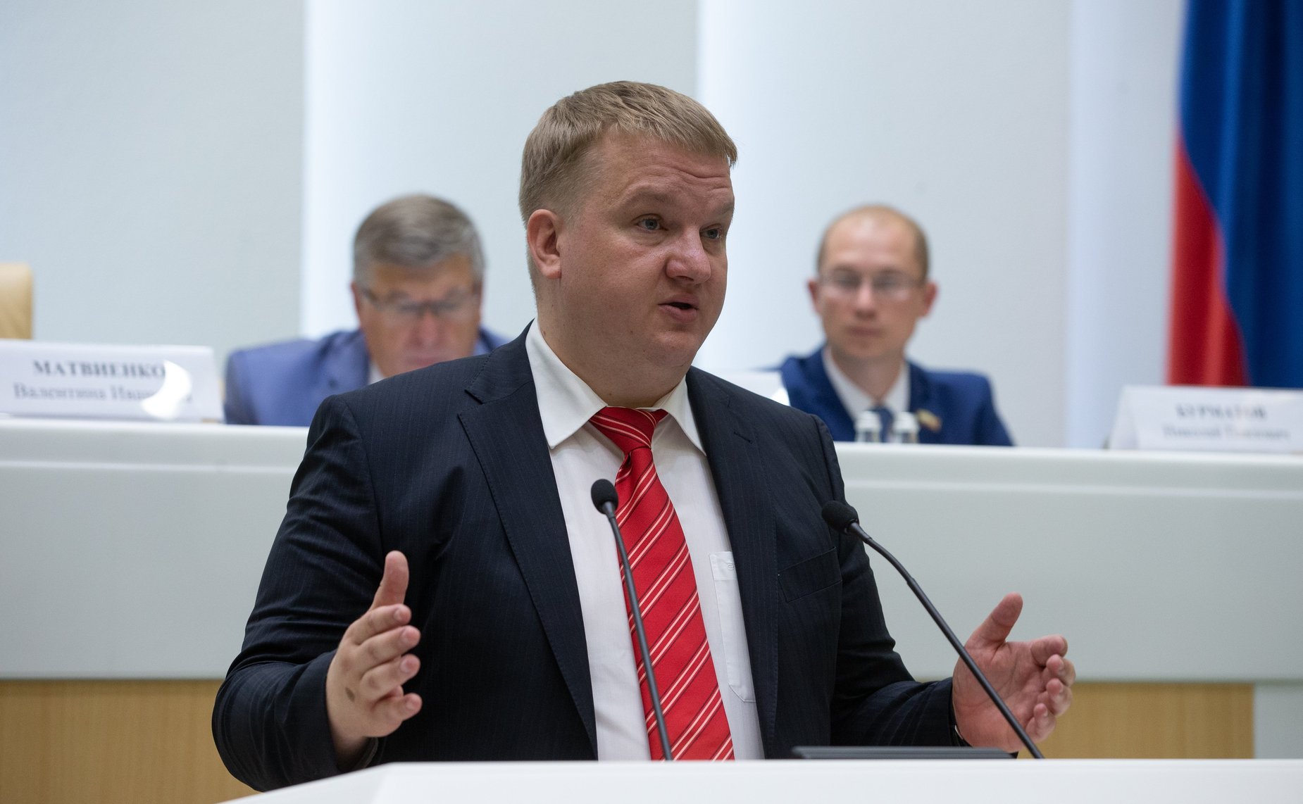 Пленарное заседание Палаты молодых законодателей