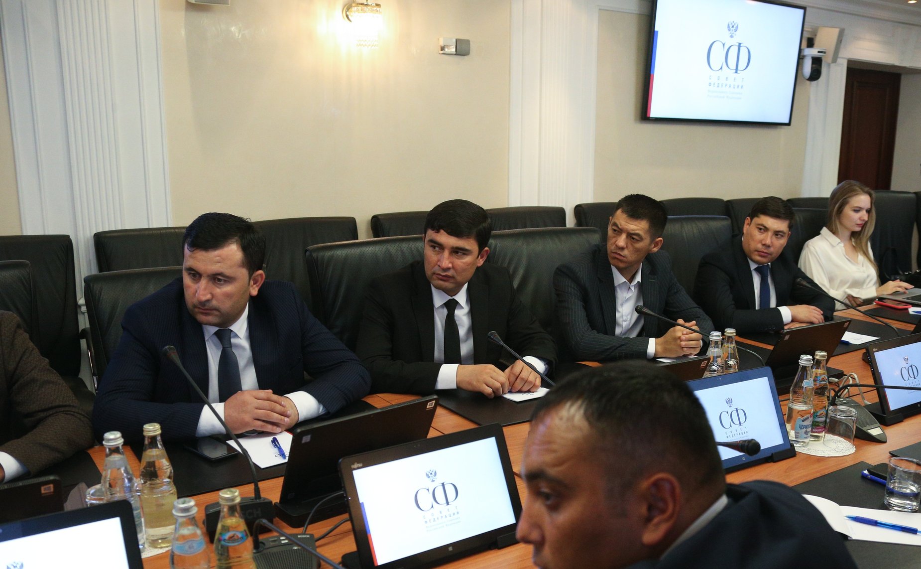 Встреча заместителя председателя Комитета СФ по международным делам Фарита Мухаметшина с официальной делегацией муниципальных служащих из Таджикистана