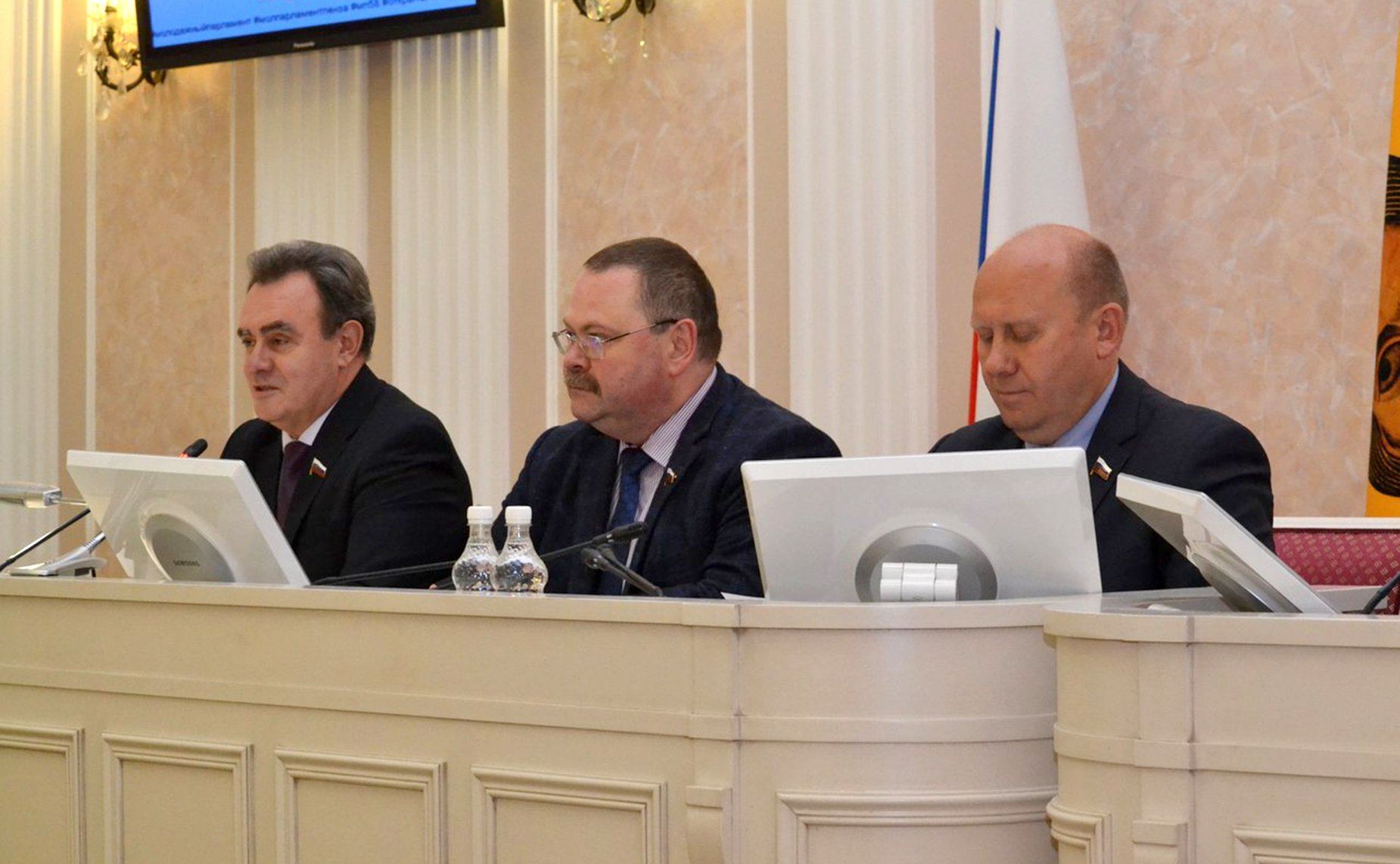 Олег Мельниченко принял участие в первом заседании Молодежного парламента при Законодательном Собрании шестого созыва региона