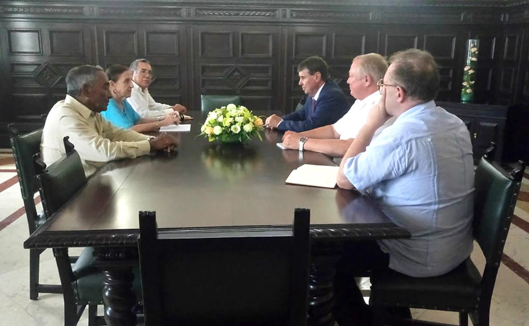 Встреча С. Цекова с председателем Комитета по международным делам Национальной ассамблеи народной власти Кубы