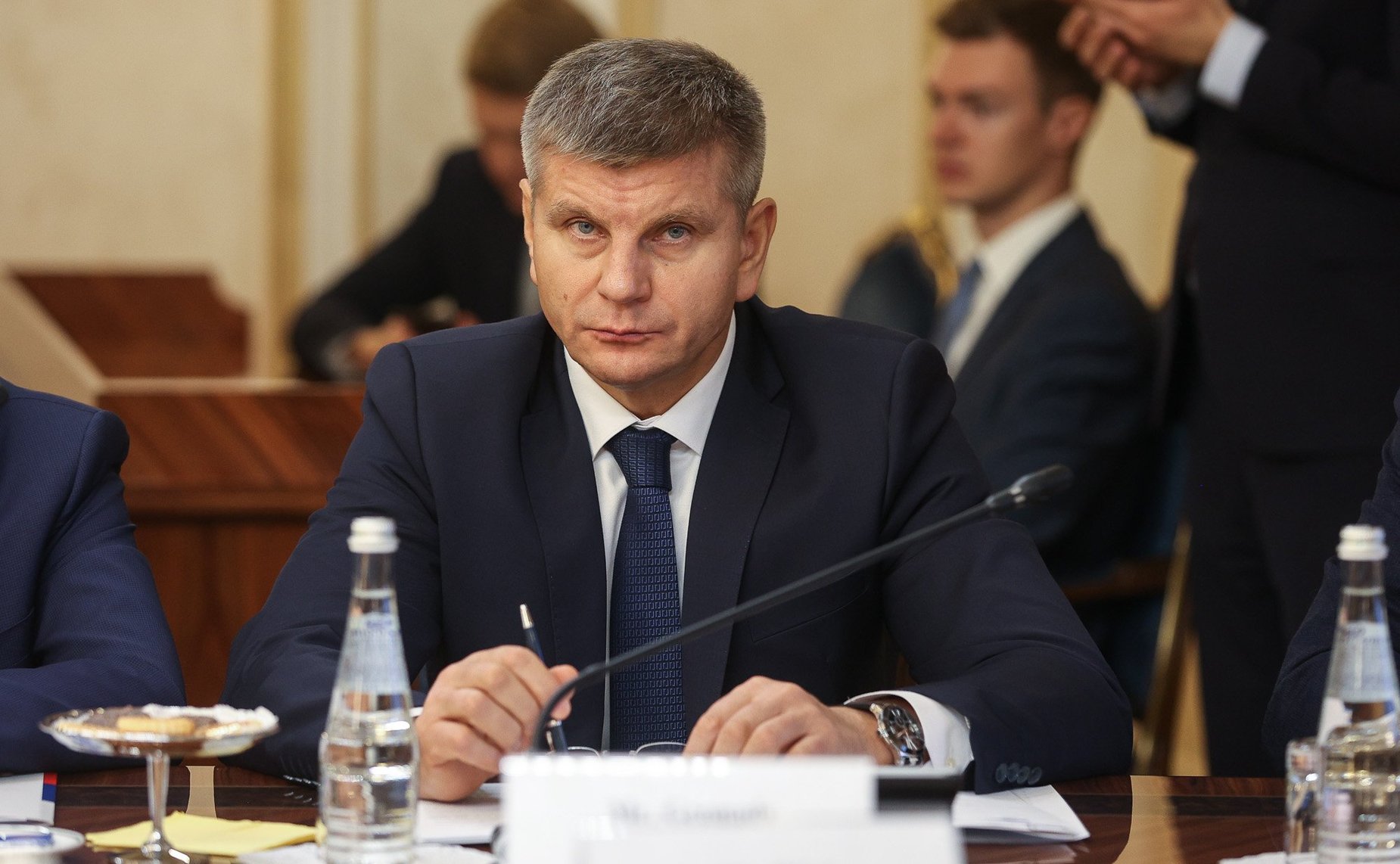 Геннадий Голов