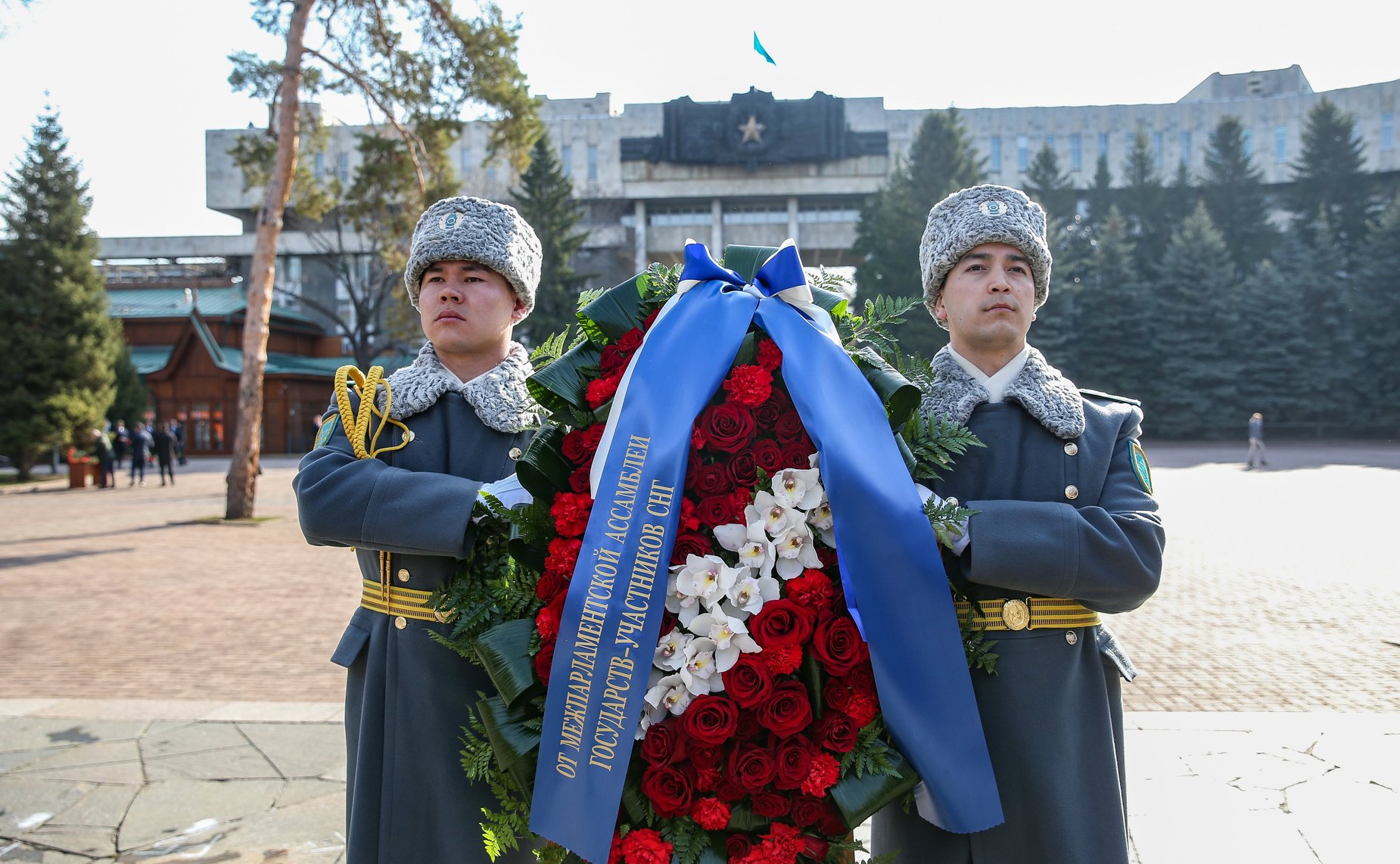 Церемония возложения цветов к Мемориалу славы, посвященному 28 героям-панфиловцам