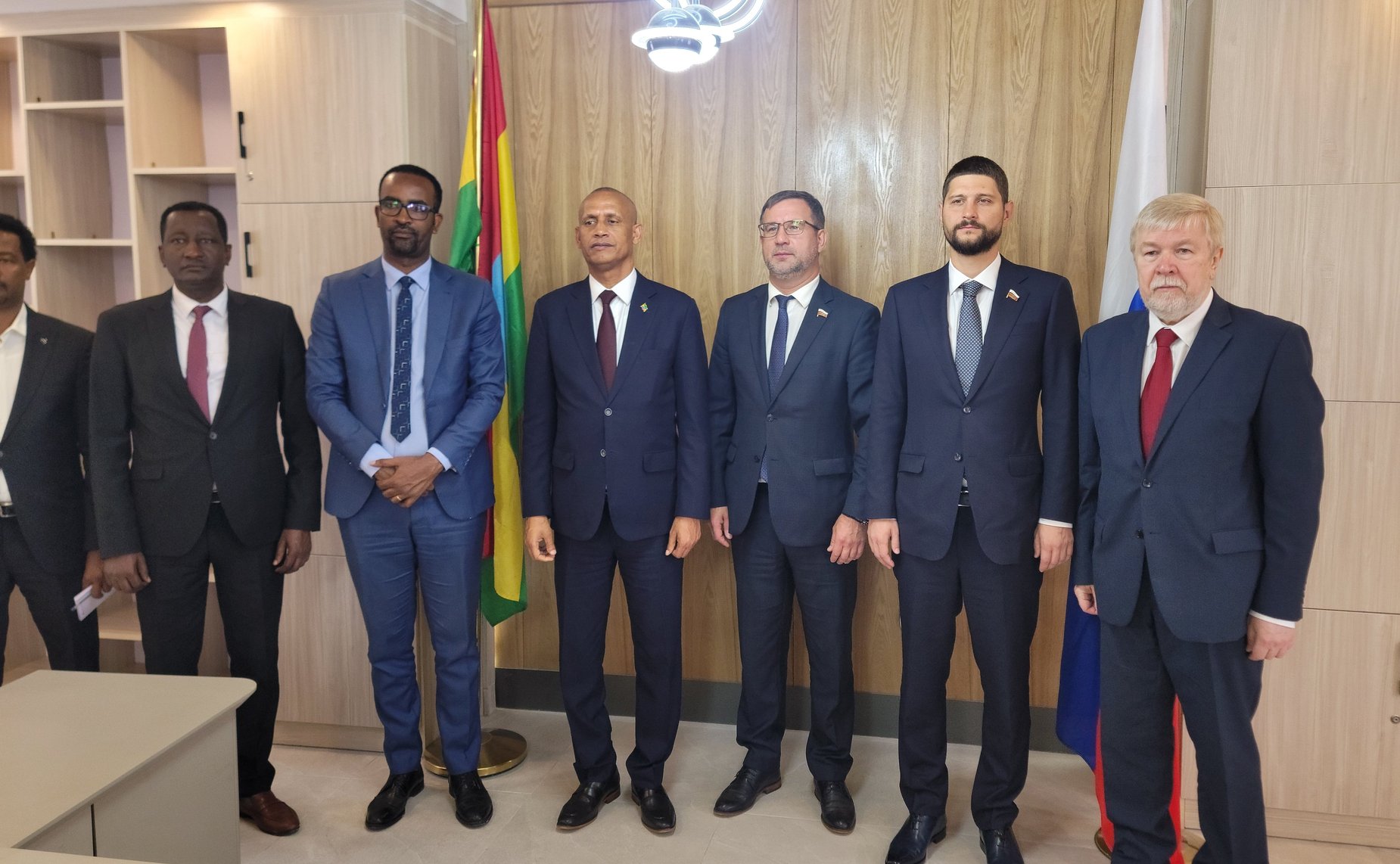 Встреча делегации Совета Федерации с Председателем Совета Федерации ФДРЭ Агеньеку Тешагером