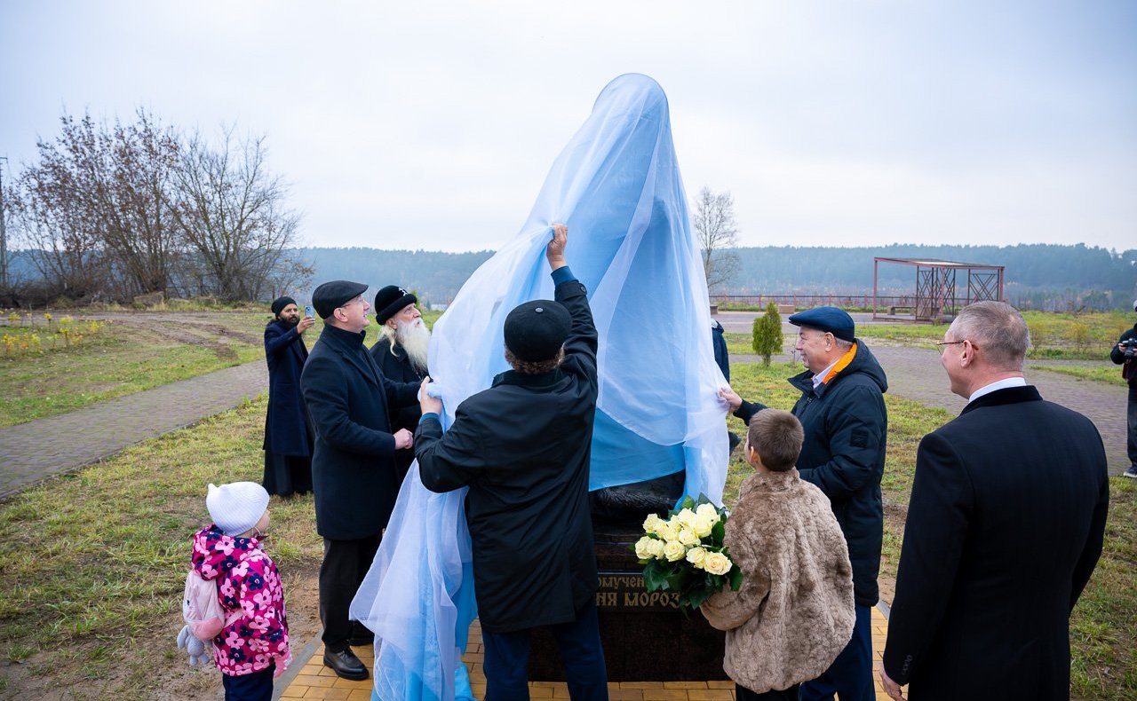 Анатолий Артамонов совершил рабочую поездку в Боровский муниципальный округ, где принял участие в ряде мероприятий