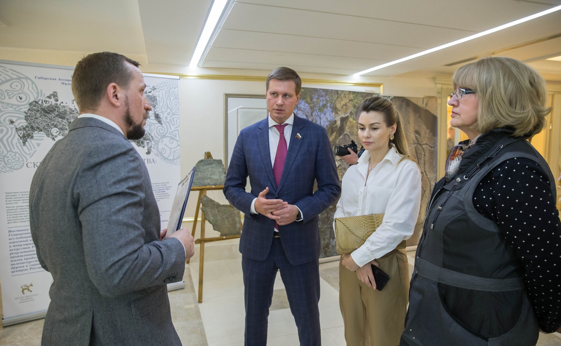 Выставка «Сквозь века и пространства: наскальное искусство России» в Совете Федерации