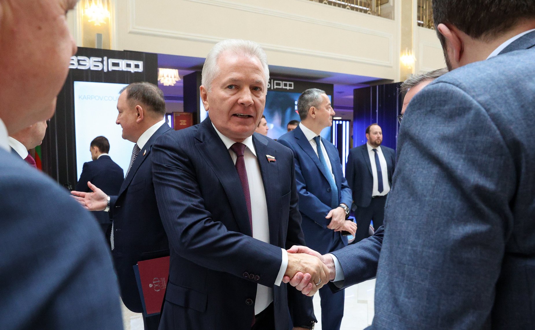 Валентина Матвиенко и Игорь Шувалов осмотрели выставку проектов, получивших поддержку институтов развития ВЭБ.РФ