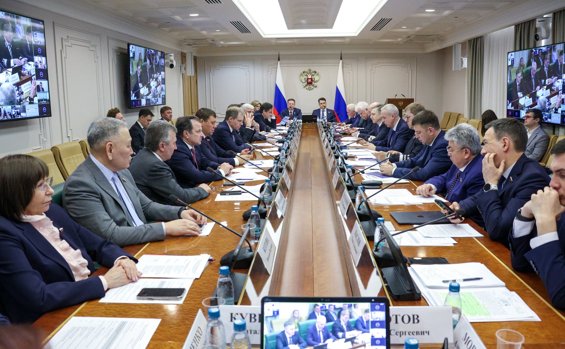 Парламентские слушания Комитета СФ по экономической политике «О реализации программ обновления парка общественного транспорта в субъектах РФ»