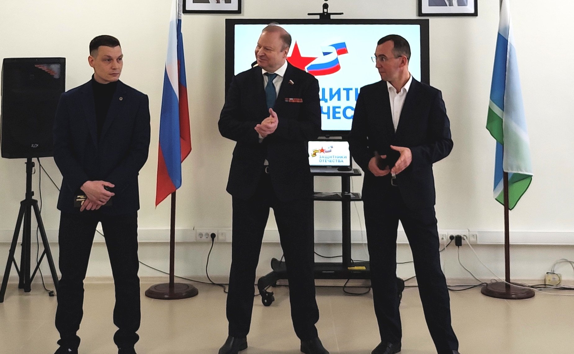 Виктор Шептий вручил удостоверения ветеранов боевых действий бойцам из Свердловской области, принимавшим участие в боевых действиях в ходе СВО