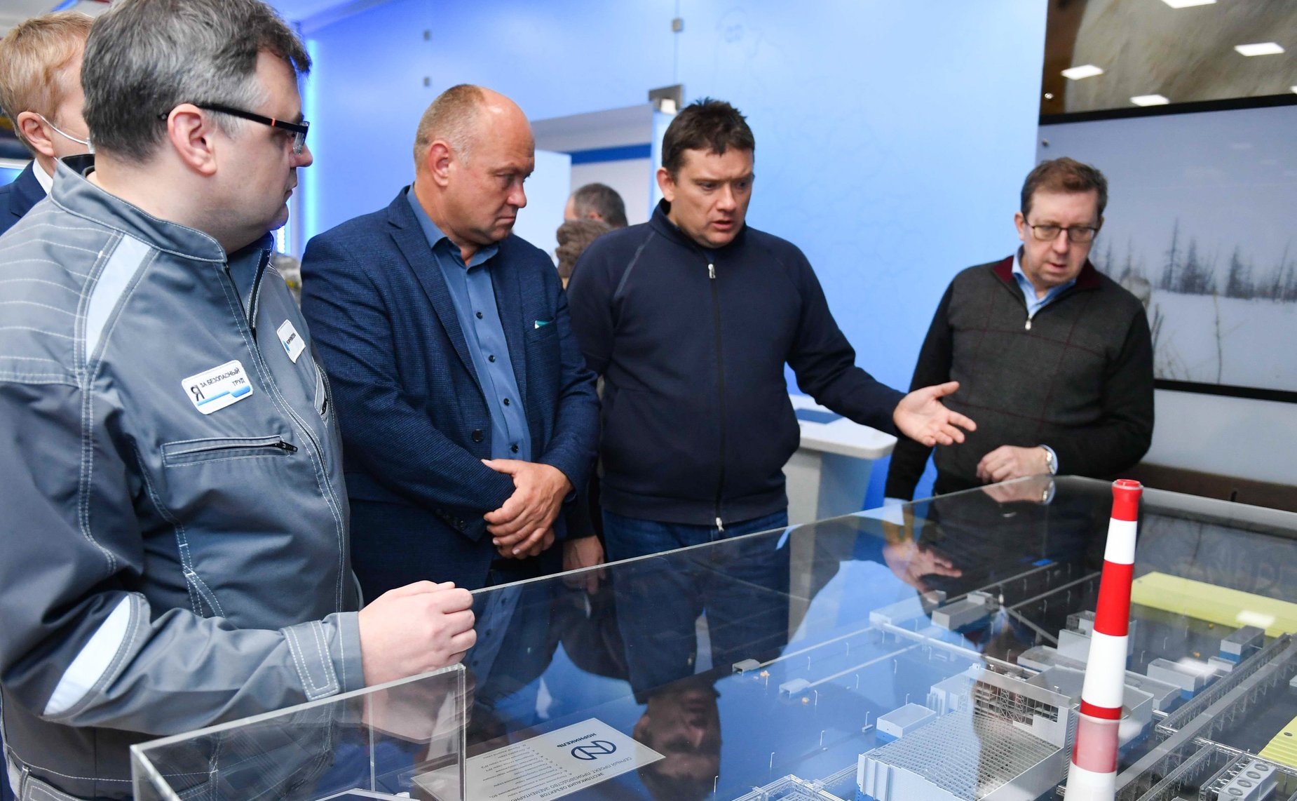 Посещение демонстрационного зала «НМЗ. Шоу-рум экологического Северного проекта»