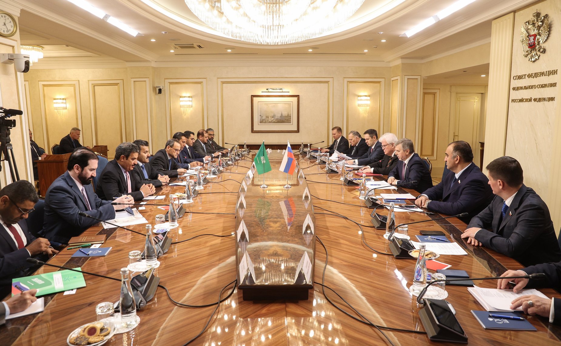 Встреча руководителя группы по сотрудничеству СФ с Консультативным советом Королевства Саудовская Аравия Белана Хамчиева с Чрезвычайным и Полномочным Послом Королевства Саудовская Аравия в Йеменской Республике