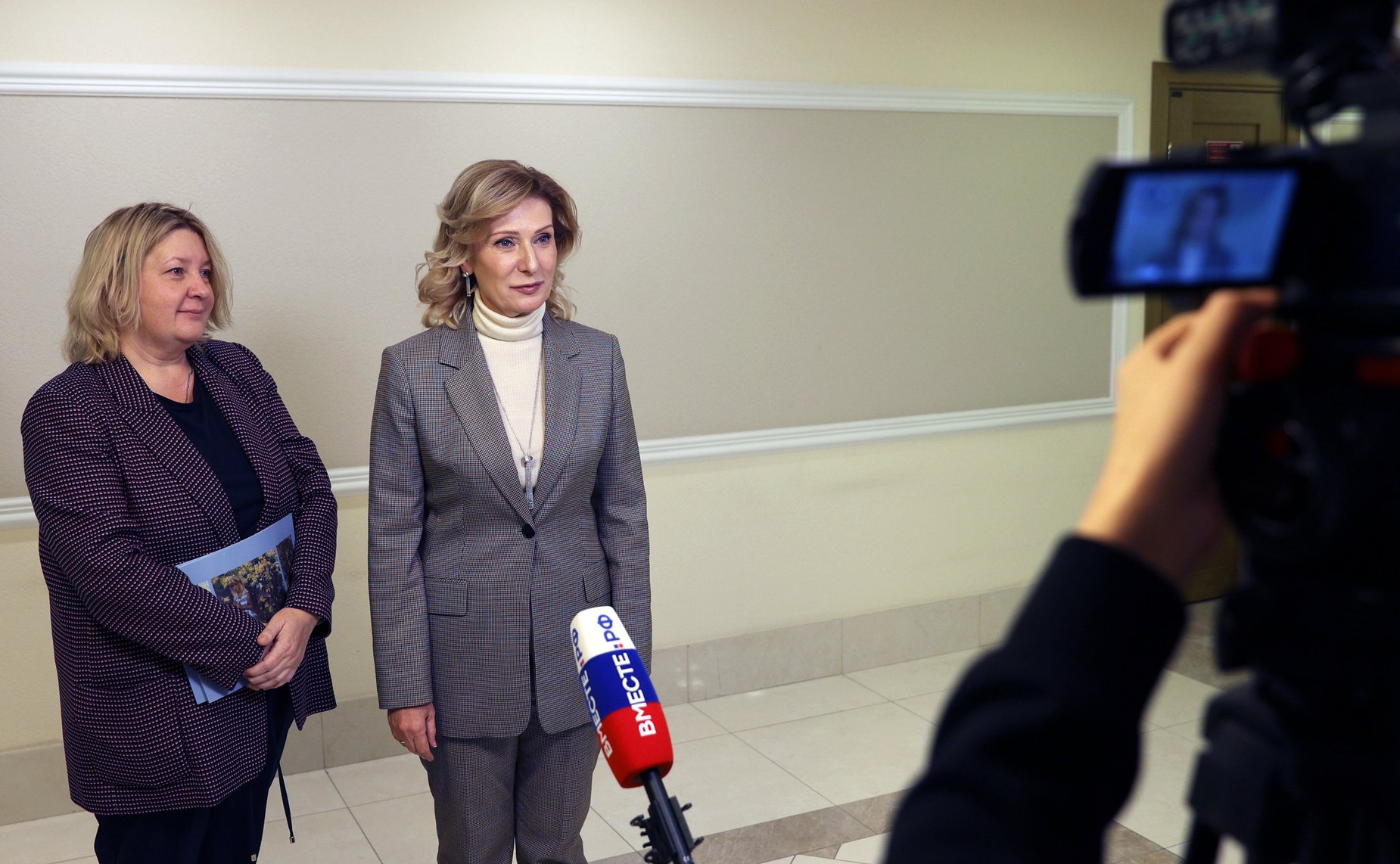 в Совете Федерации открылась выставка картин «Живопись и профессия»