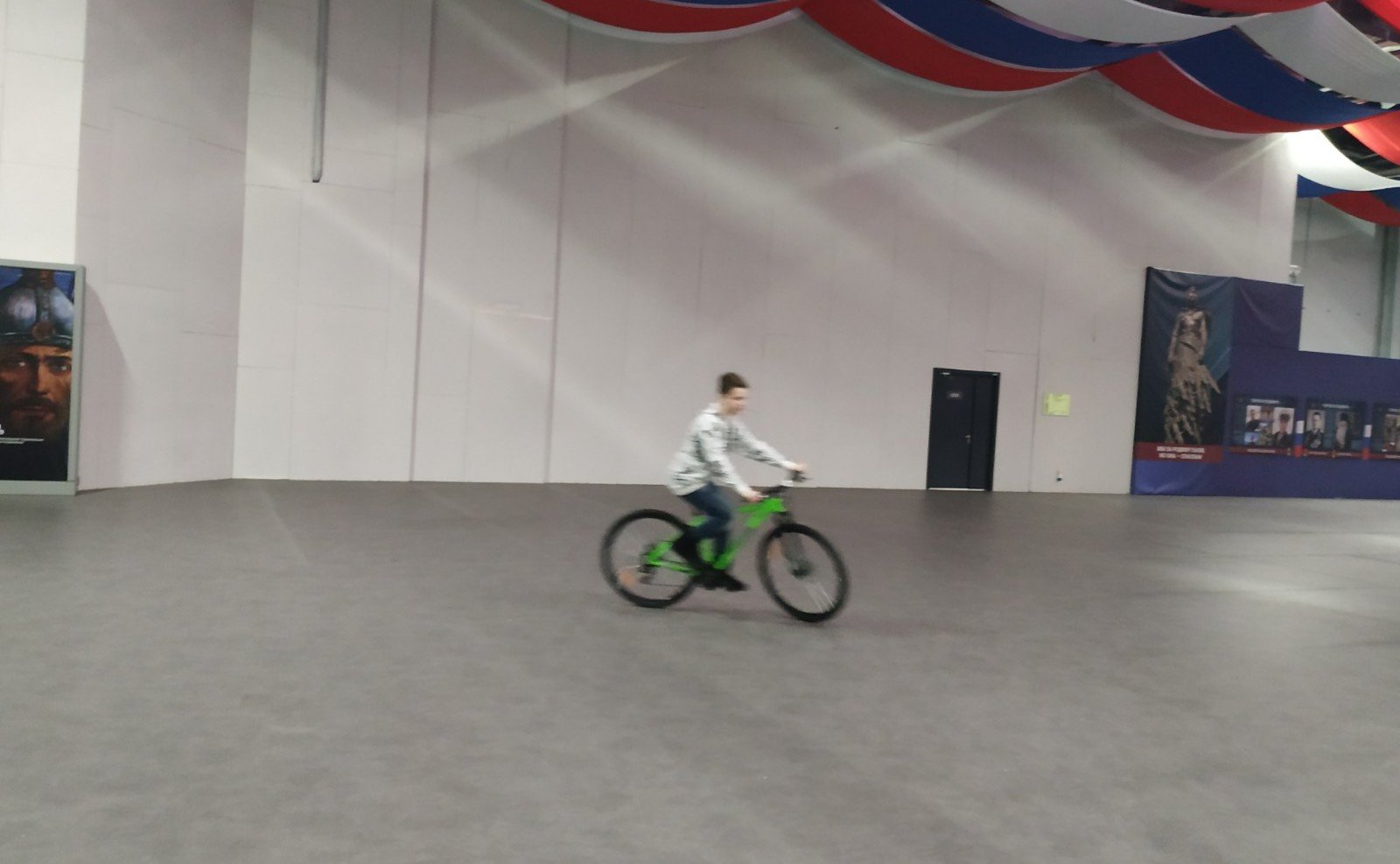 Андрей Епишин исполнил новогоднее пожелание 14-летнего Данилы из поселка Восток, который мечтал о горном велосипеде