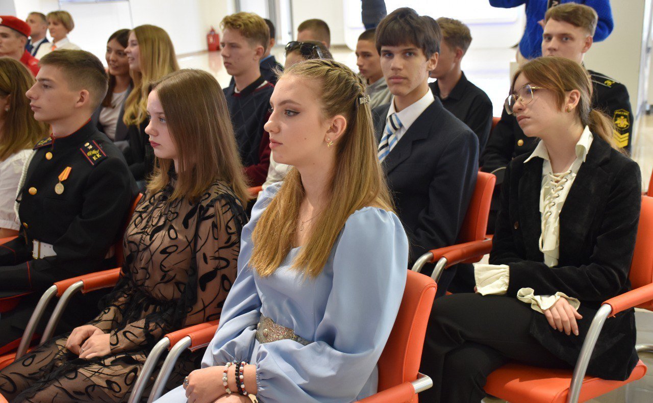 Екатерина Алтабаева наградила победителей творческого конкурса «История Севастополя в лицах»