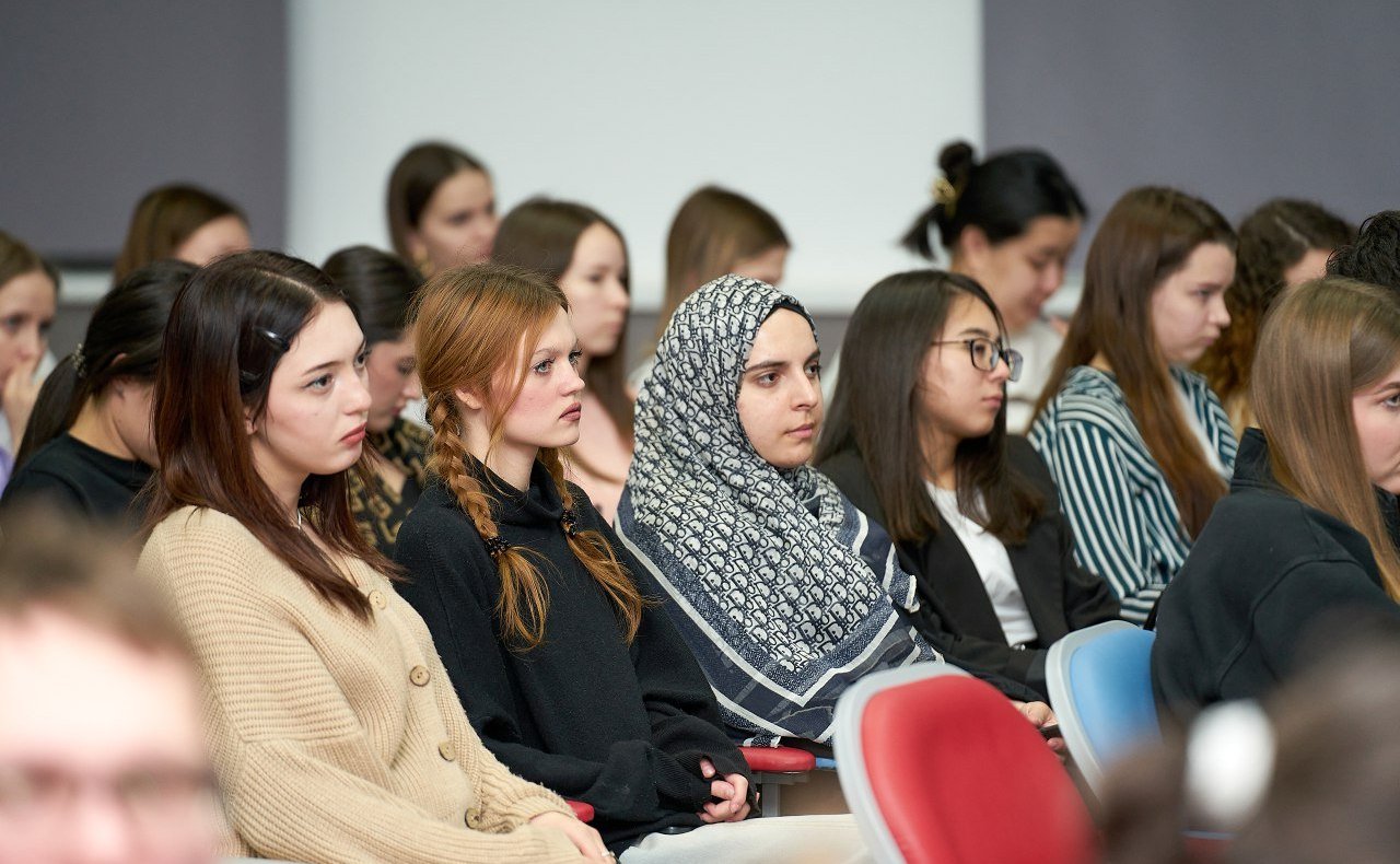 Александр Башкин провел встречи с коллективом Астраханского судостроительного производственного объединения