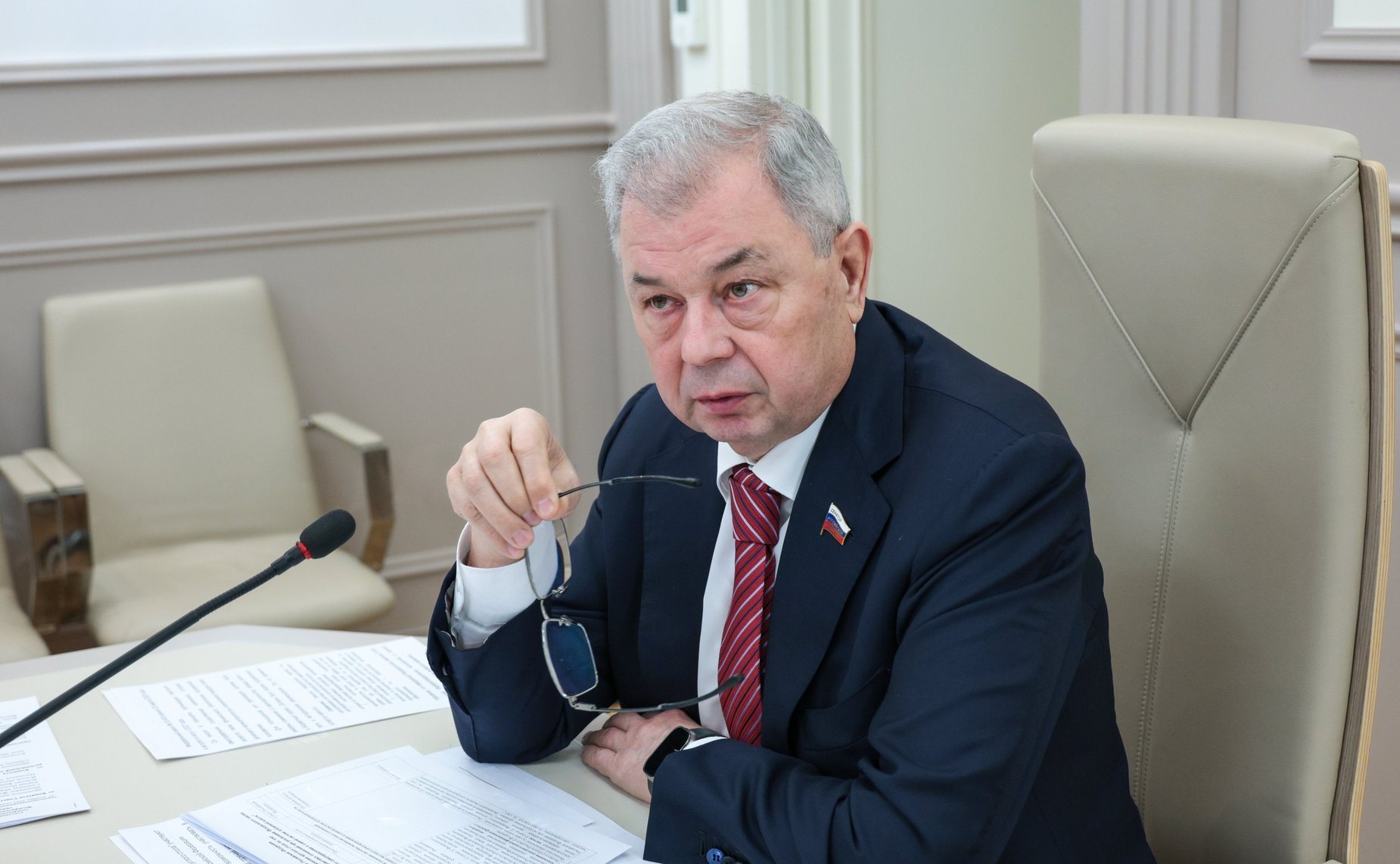 Анатолий Артамонов