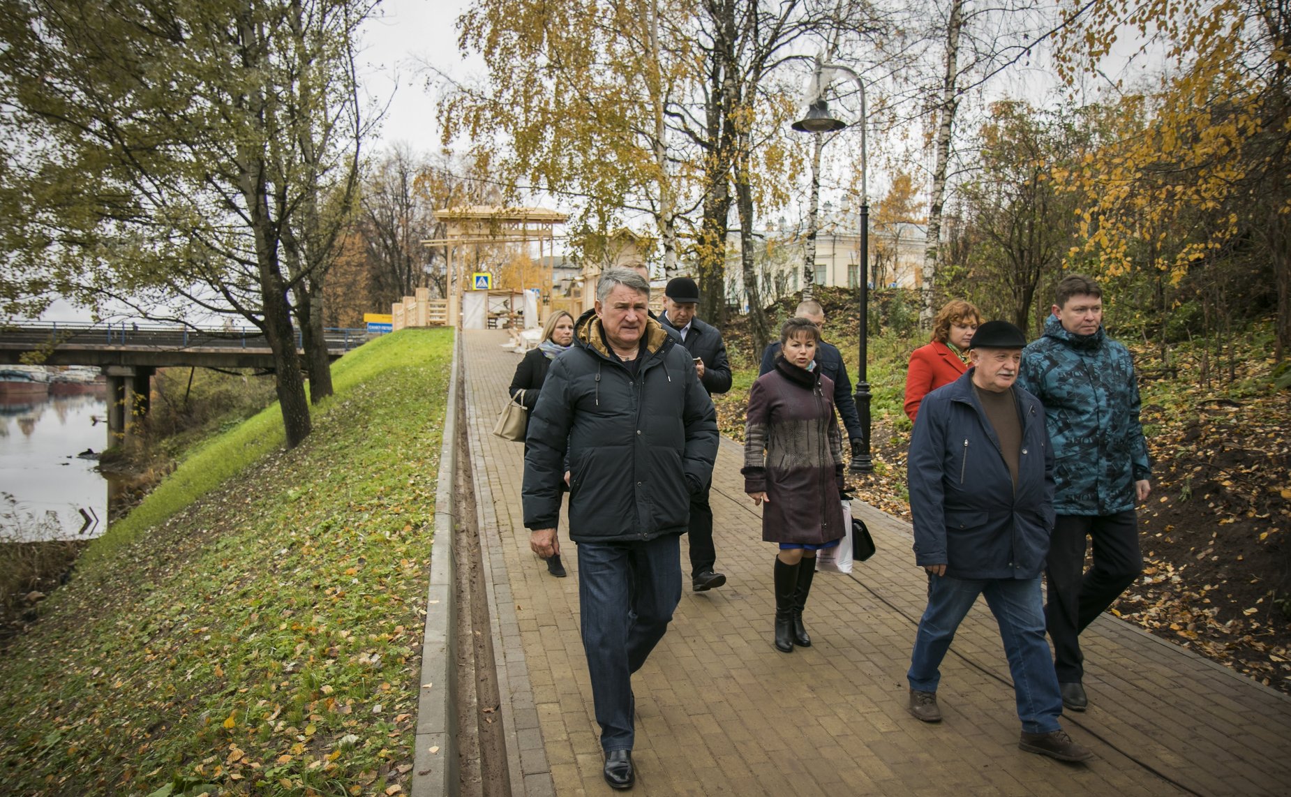 Ю. Воробьев проинспектировал ход работ по строительству набережной Вытегры