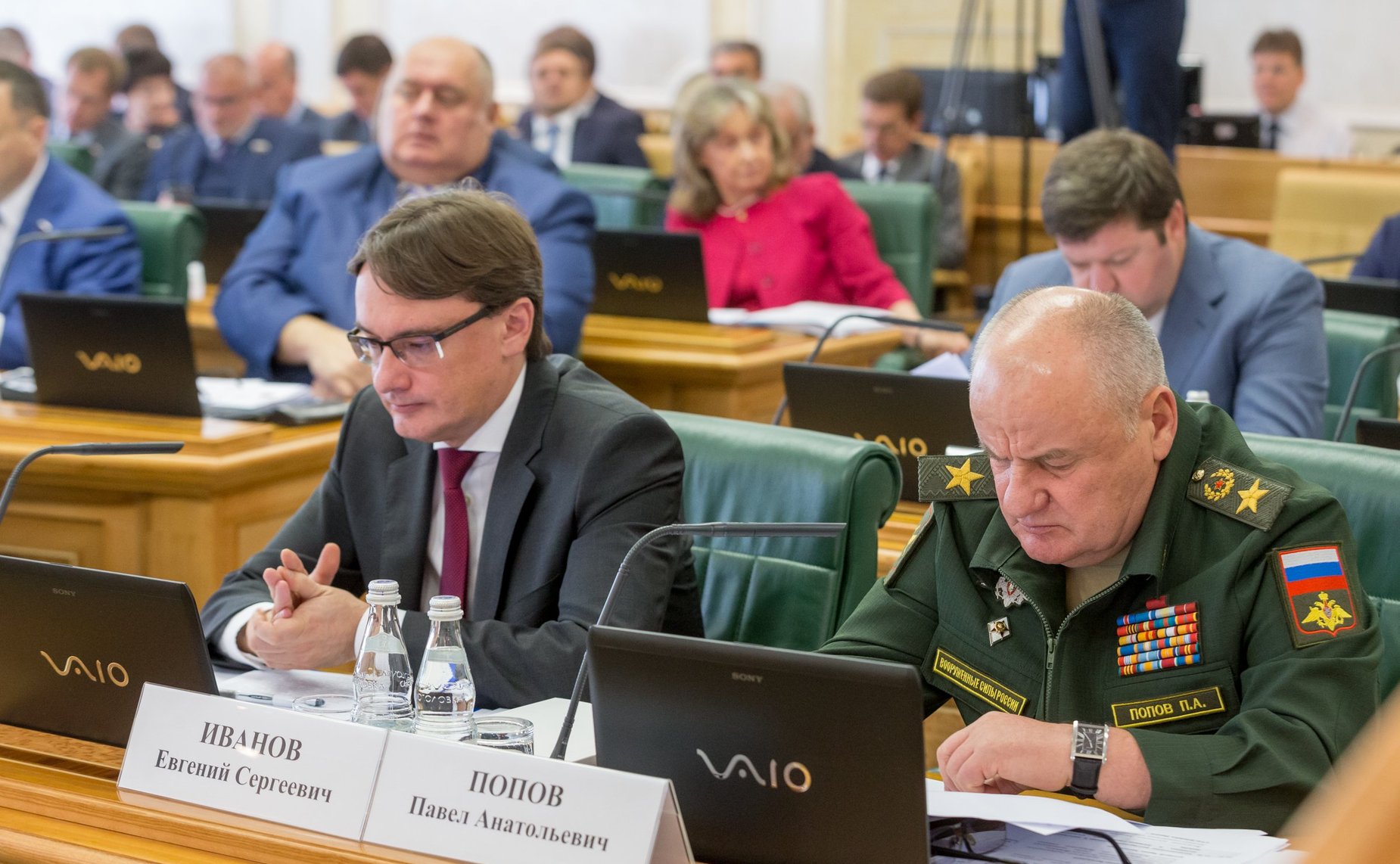 Е. Иванов и П. Попов