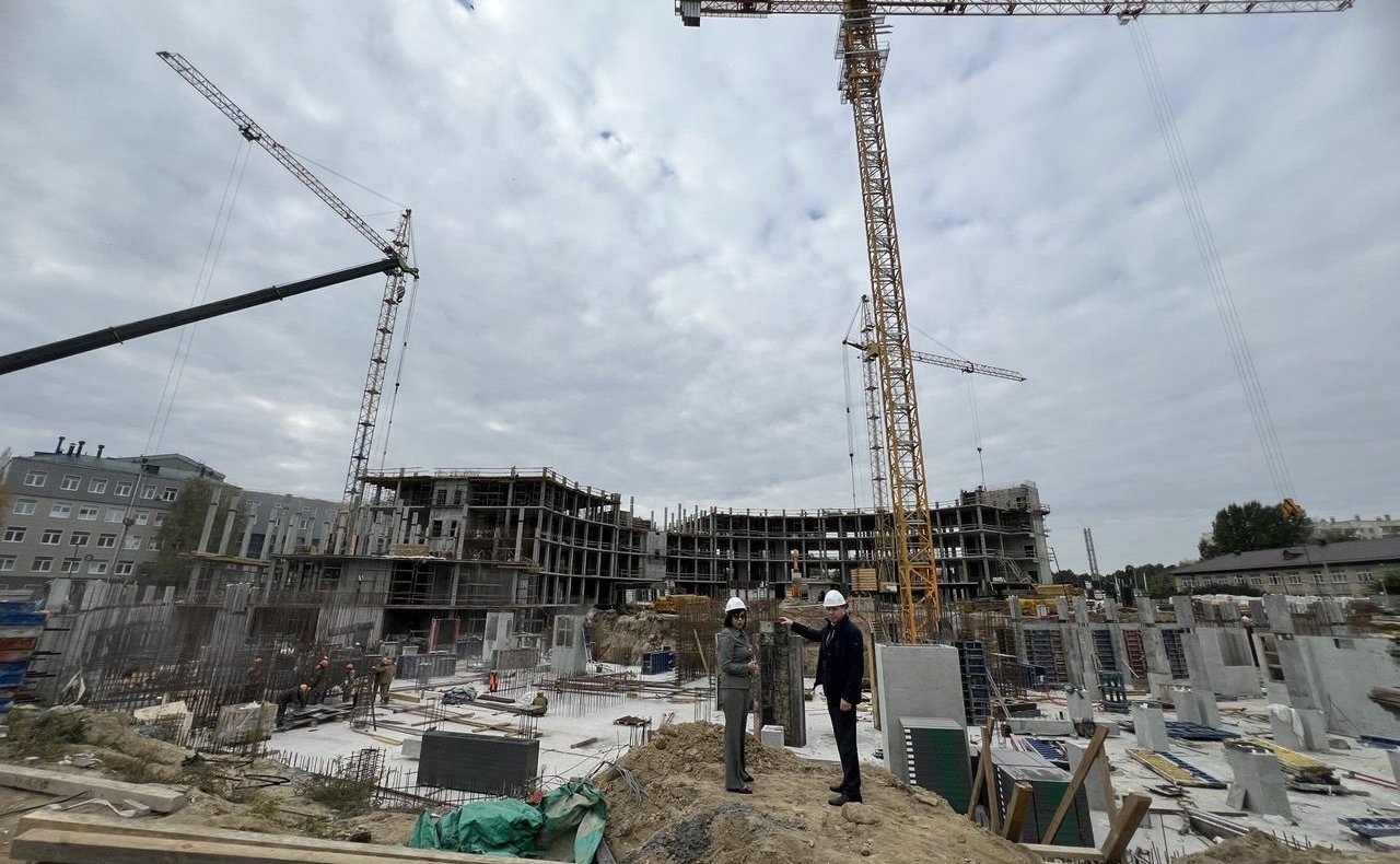 Наталья Котова проверила ход строительства хирургического корпуса Детской областной клинической больницы