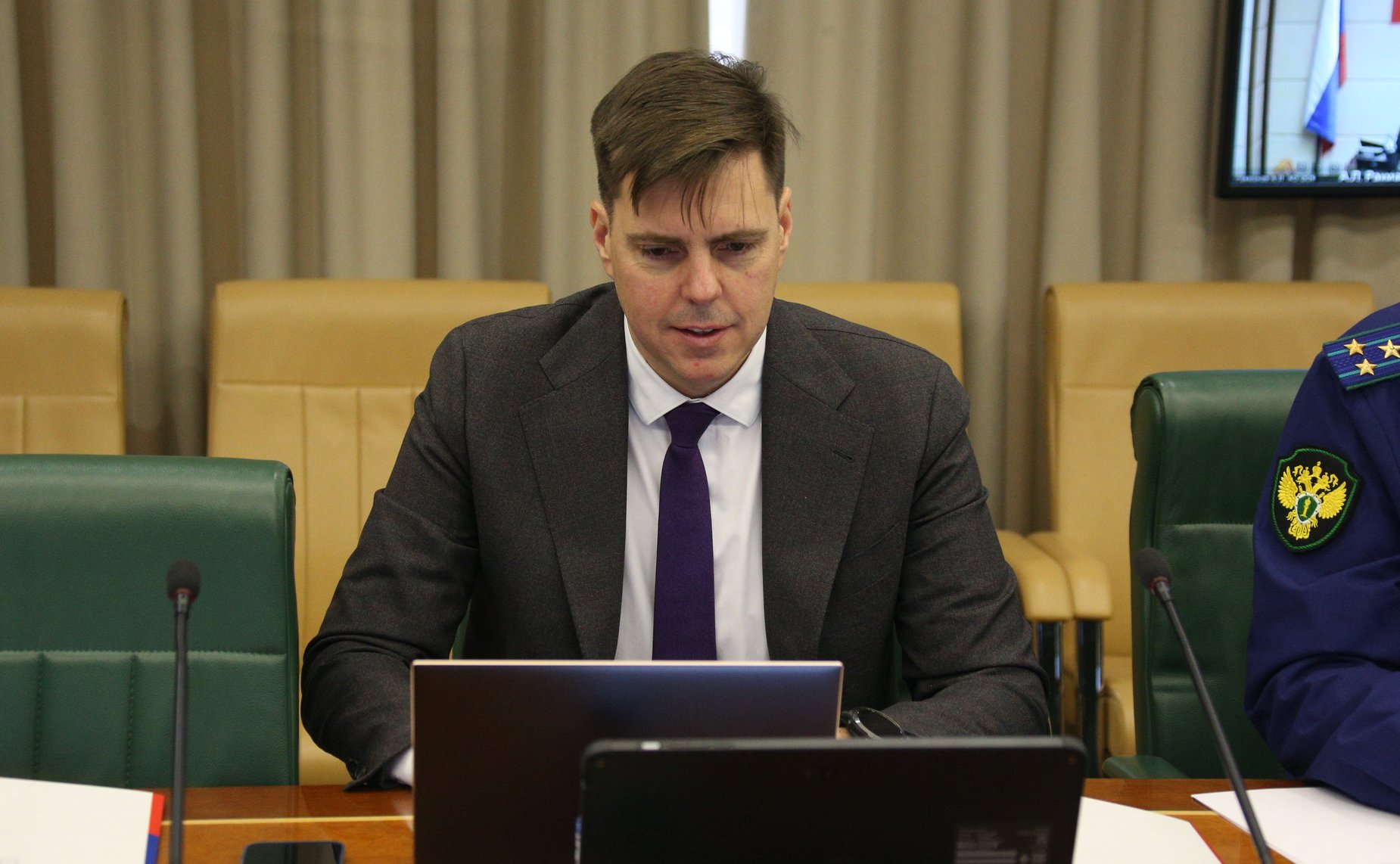 Круглый стол на тему «Развитие линейного судоходства на внутренних водных путях и эффективное использование возможностей внутреннего водного транспорта для развития грузовых и пассажирских перевозок в РФ»