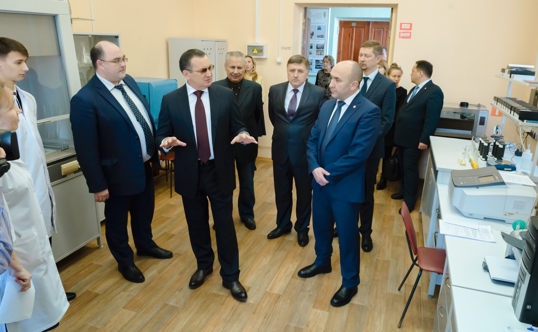 Посещение испытательного лабораторного центра академии