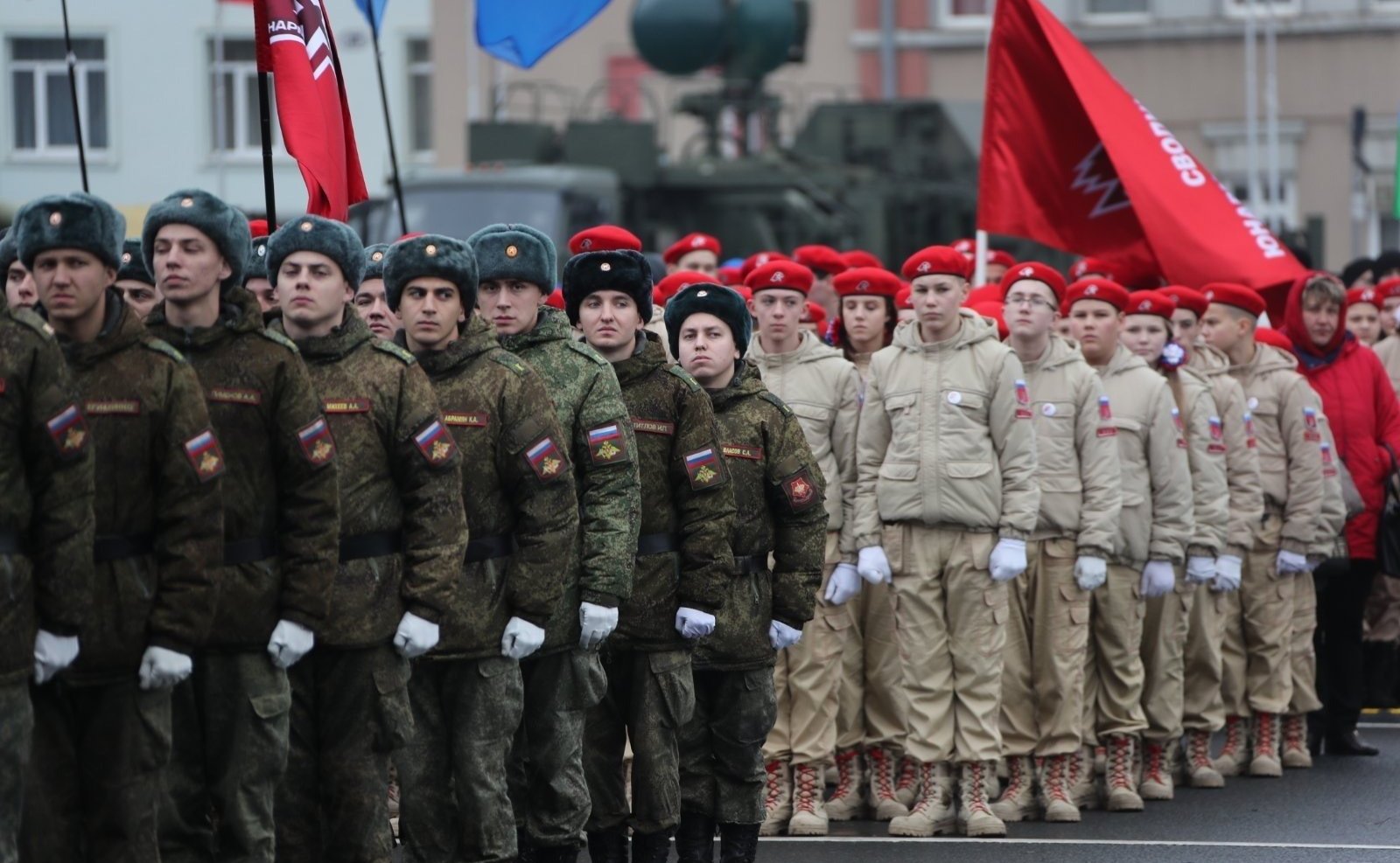 К. Косачев принял участие в Параде Памяти в Самаре