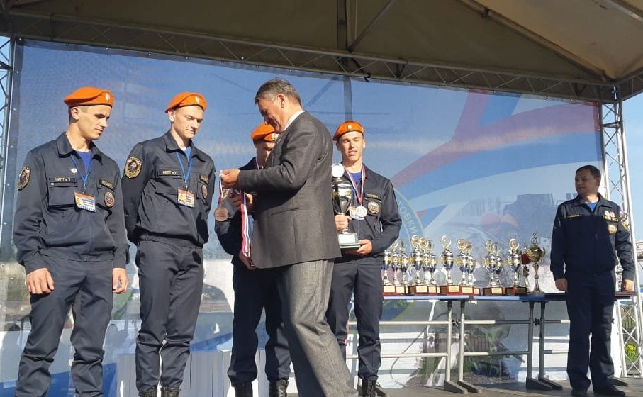 Ю. Воробьев вручил награды победителям Всероссийской олимпиады профессионального мастерства