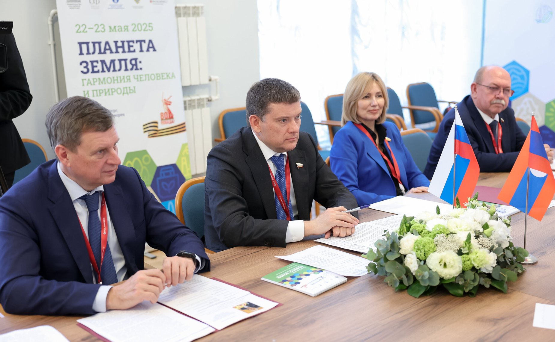 Встреча заместителя Председателя СФ Николая Журавлева с заместителем Председателя Национального собрания Лаосской Народно-Демократической Республики