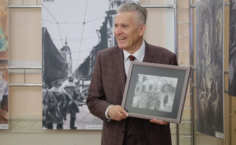 Маргарита Павлова в канун Дня народного единства вручила благодарности и призы школьникам — победителям VII Всероссийской творческой школы-конкурса «Портрет твоего края»