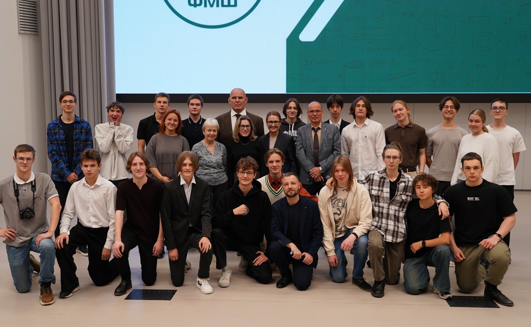 Александр Карелин провел ряд встреч с жителями Новосибирской области, посетив трудовые коллективы, образовательные учреждения и промышленные предприятия