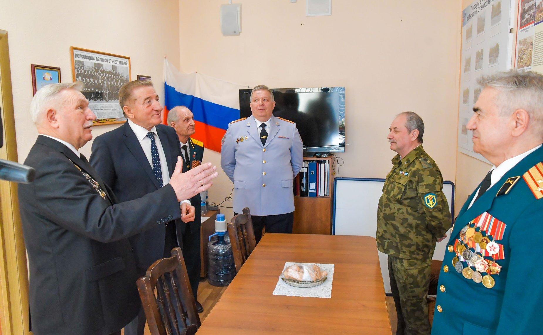 Сергей Лукин провел встречу с активом общественной организации ветеранов (пенсионеров) войны, труда, Вооруженных сил и правоохранительных органов Советского района г. Воронежа