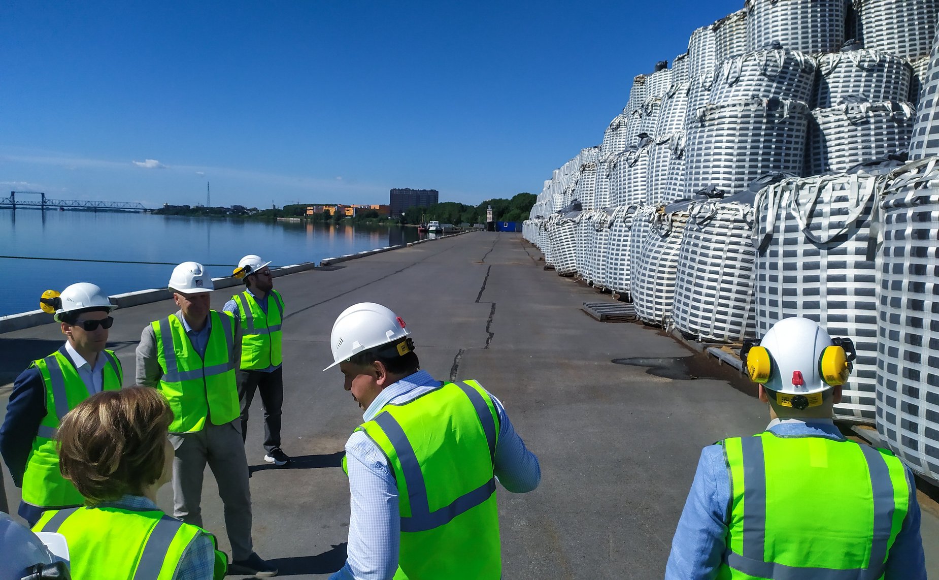 В рамках работы Совета по вопросам развития лесного комплекса сенаторы посетили ряд производственных объектов на территории Архангельской области