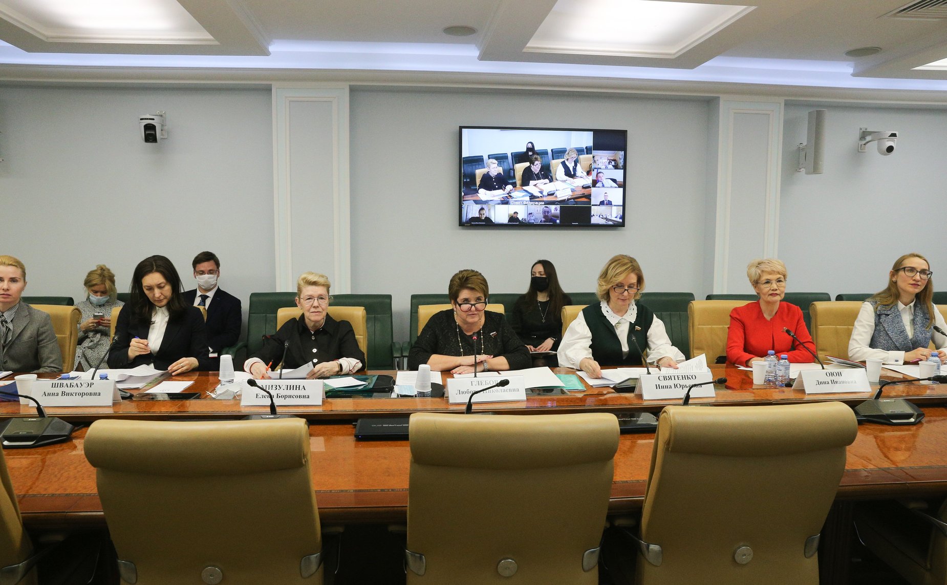 «Круглый стол» Комитета СФ по конституционному законодательству и государственному строительству на тему «Семья и государство: новые конституционные возможности взаимодействия в обеспечении права детей на образование»