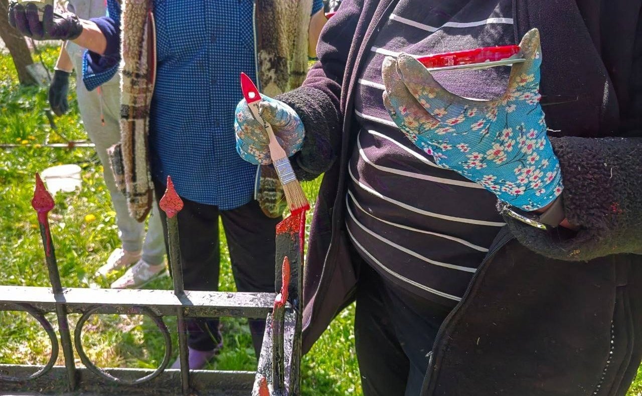 Артем Малащенков привел в порядок захоронение бойцов Красной Армии в преддверии Дня Победы