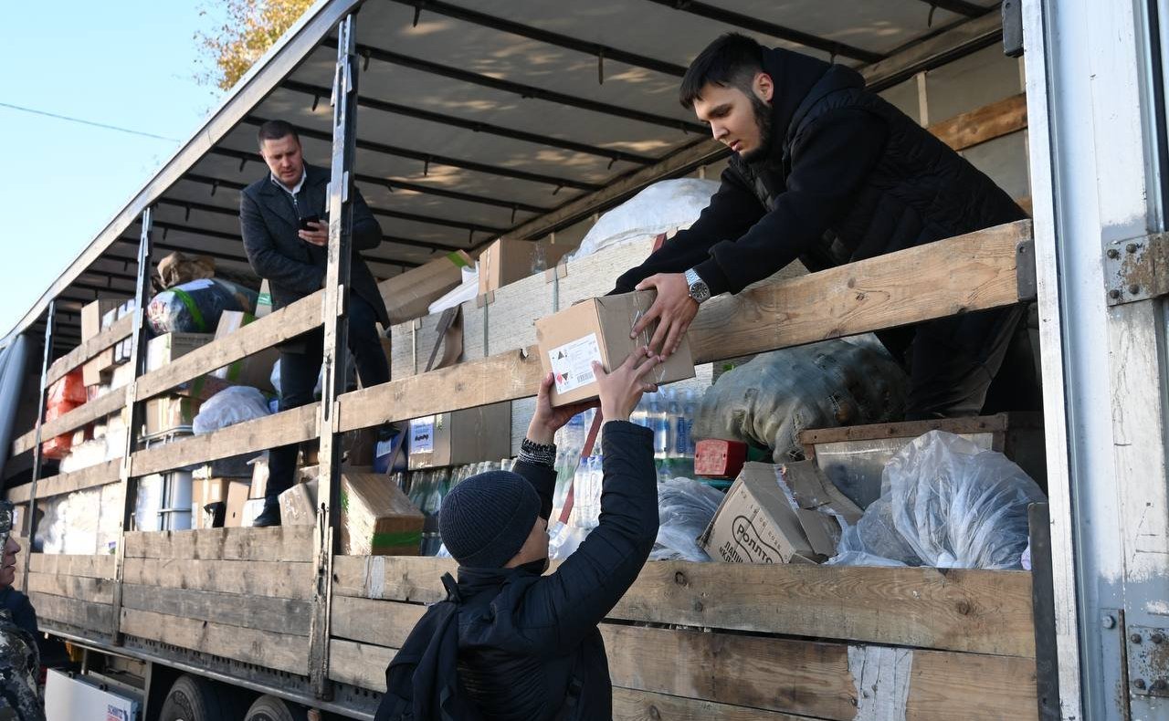 Айрат Гибатдинов принял участие в торжественной церемонии отправки гуманитарной помощи из Ульяновска в Донбасс и Новороссию