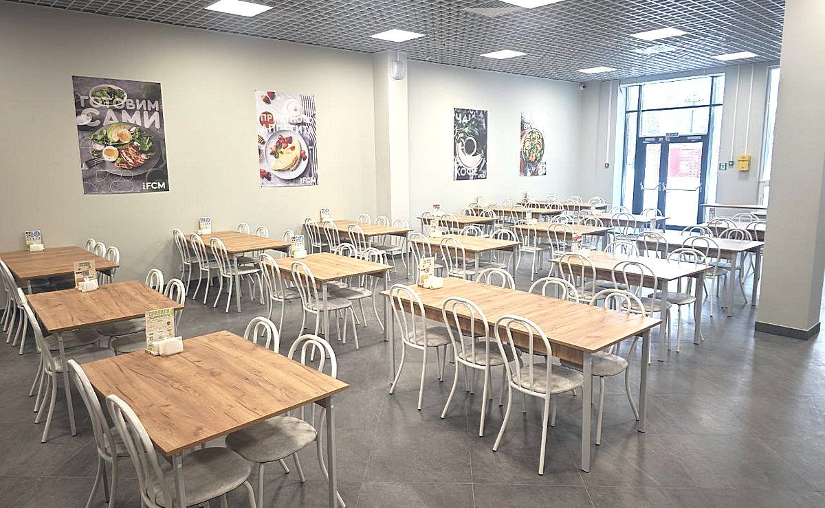 Андрей Хапочкин посетил новое общежитие СахГУ