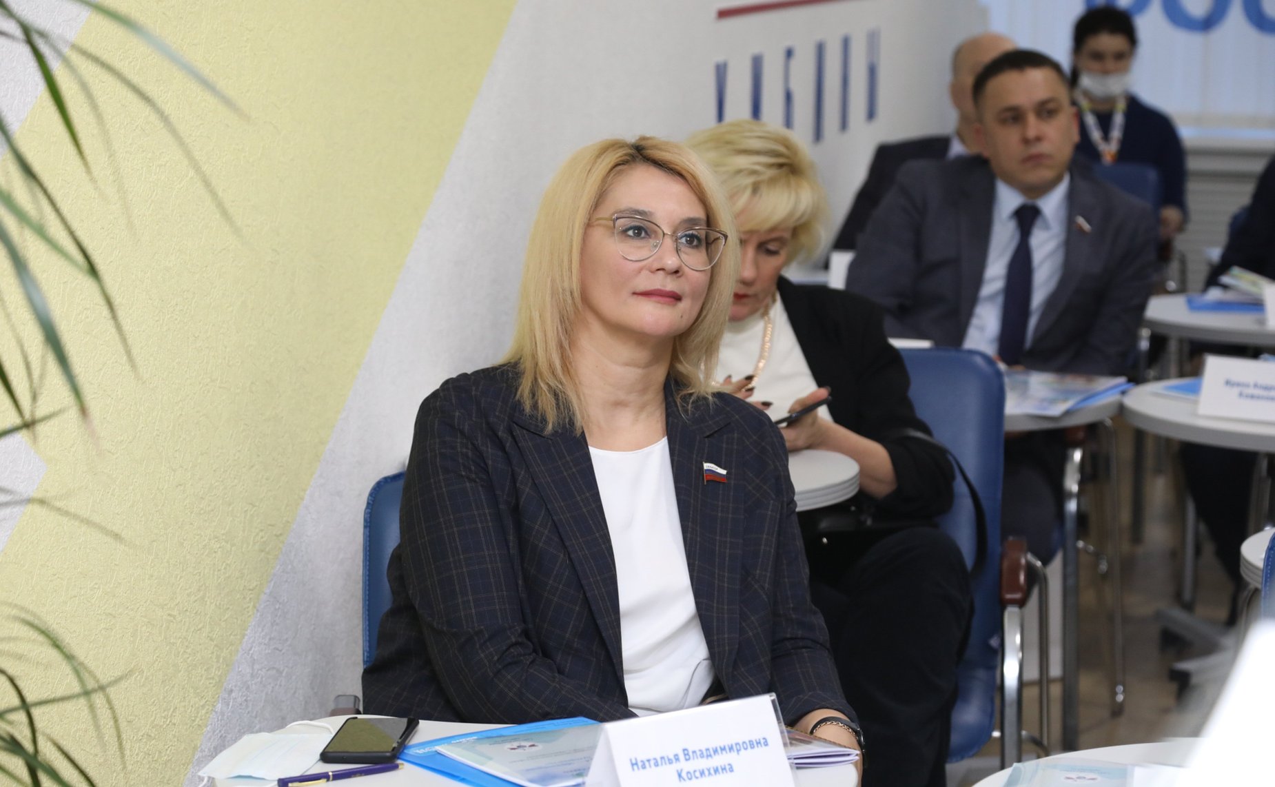 Сенаторы посетили Кировский филиал Мурманского арктического государственного университета, молодежный культурный центр «ДРОЗД» (Детям России образование, здоровье, духовность), музейно-выставочный центр предприятия «Апатит», туристический кластер «Большой