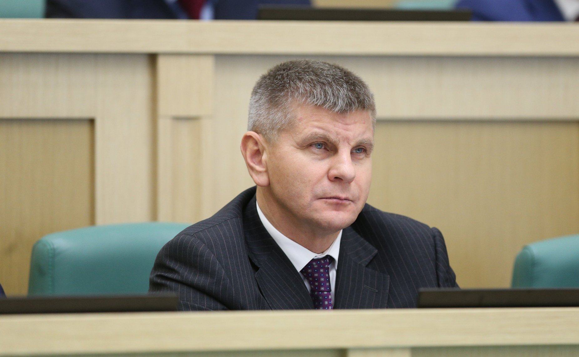 Геннадий Голов