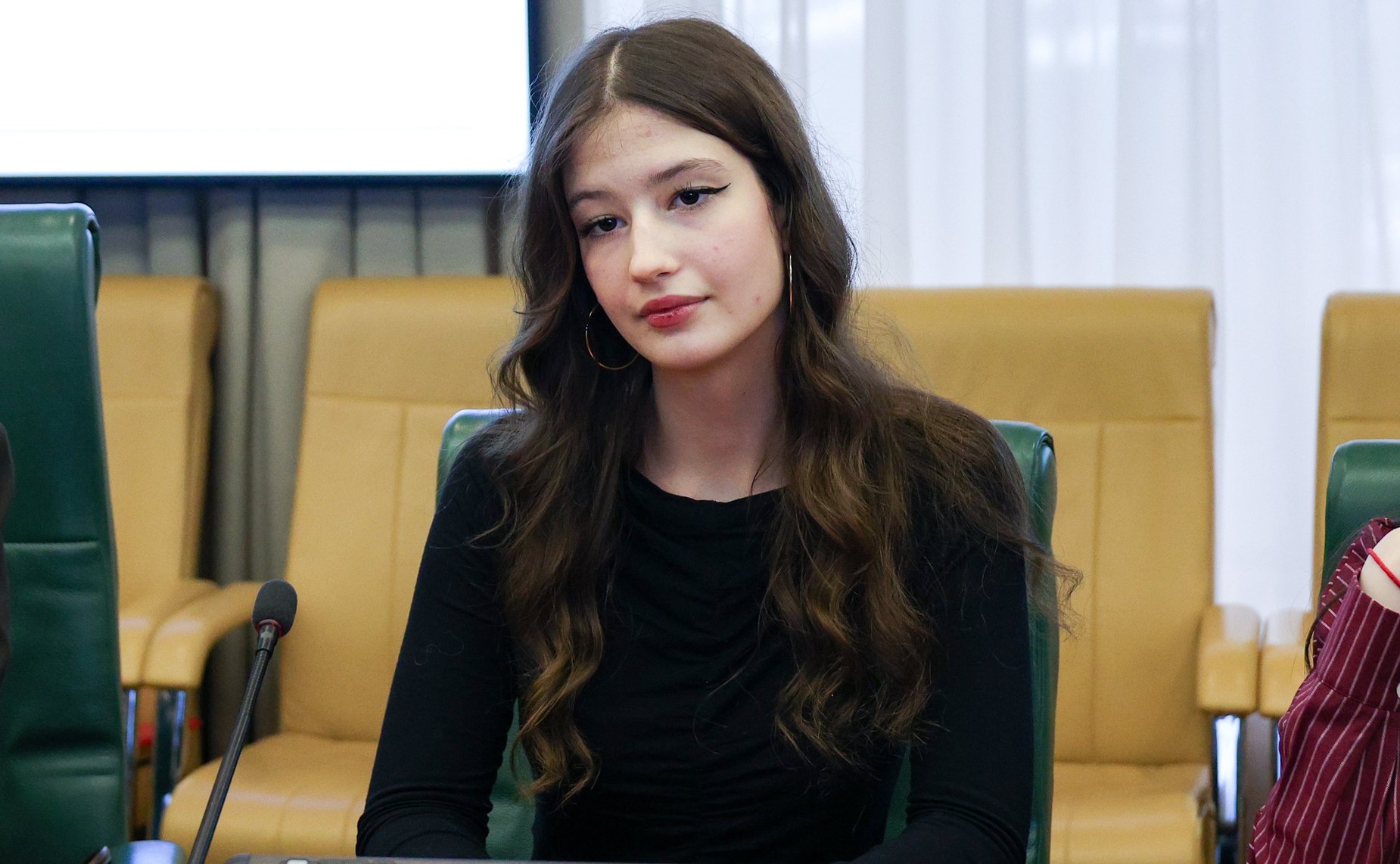 Наталья Комарова провела встречу с учащимися 10–11 класса