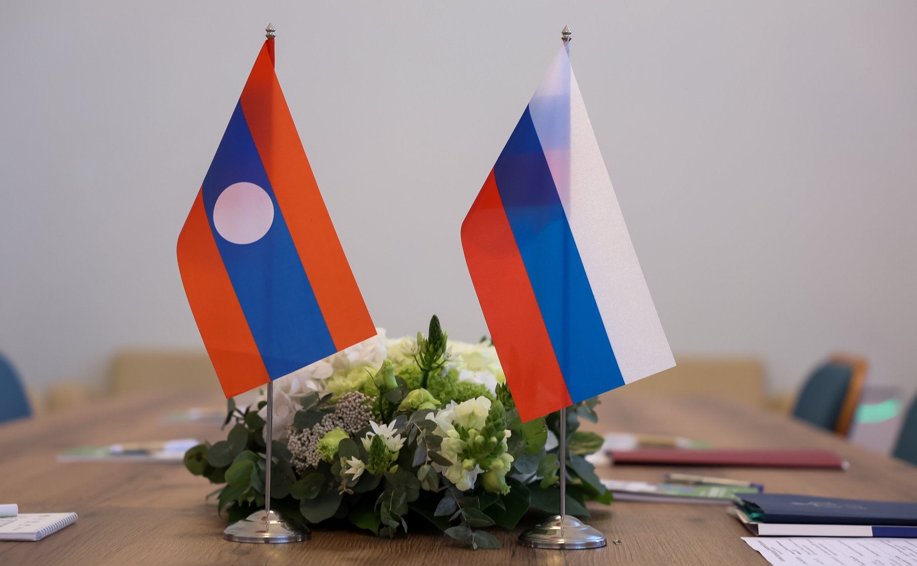Встреча заместителя Председателя СФ Николая Журавлева с заместителем Председателя Национального собрания Лаосской Народно-Демократической Республики