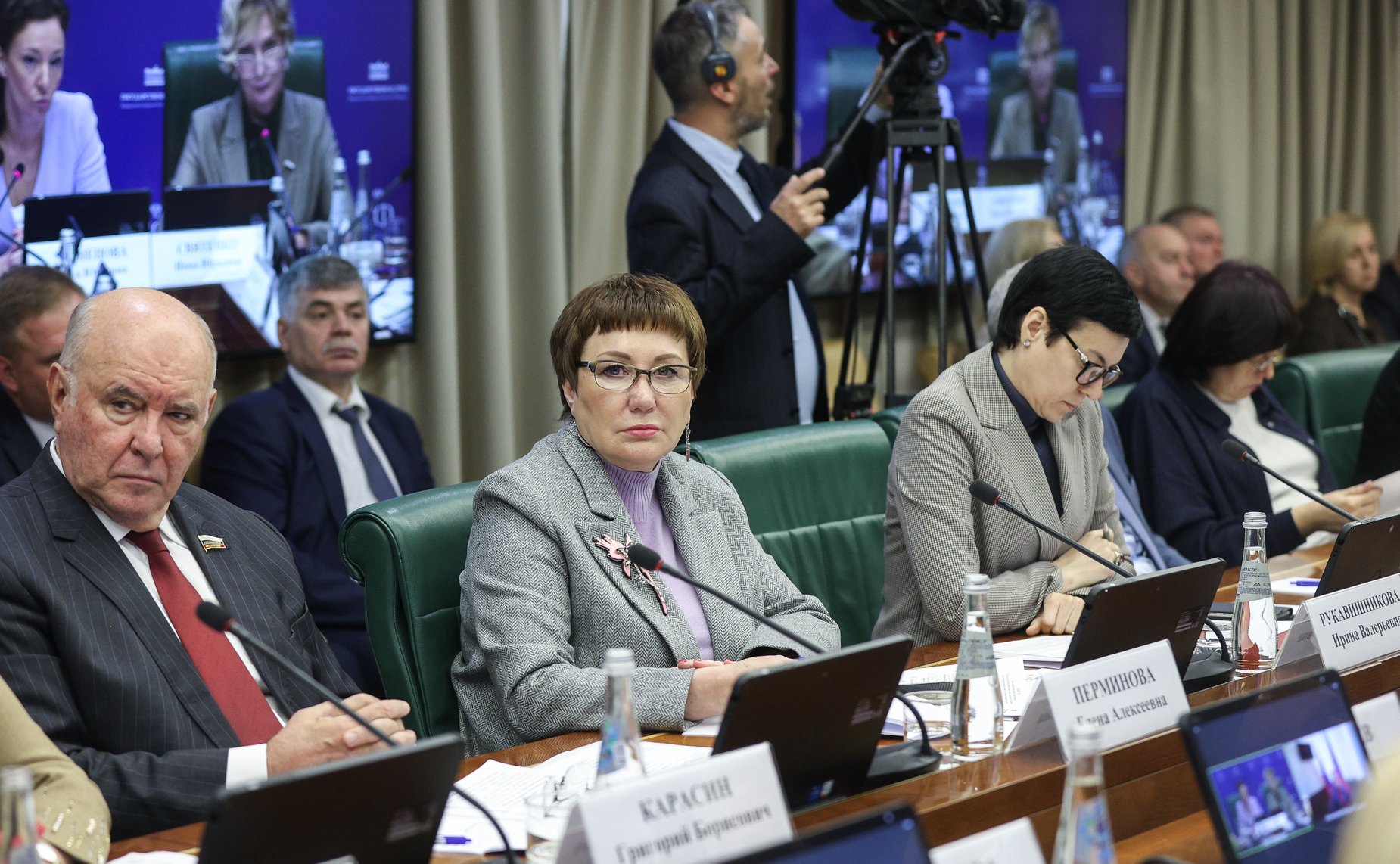 Заседание парламентской комиссии по расследованию преступных действий в отношении несовершеннолетних со стороны киевского режима