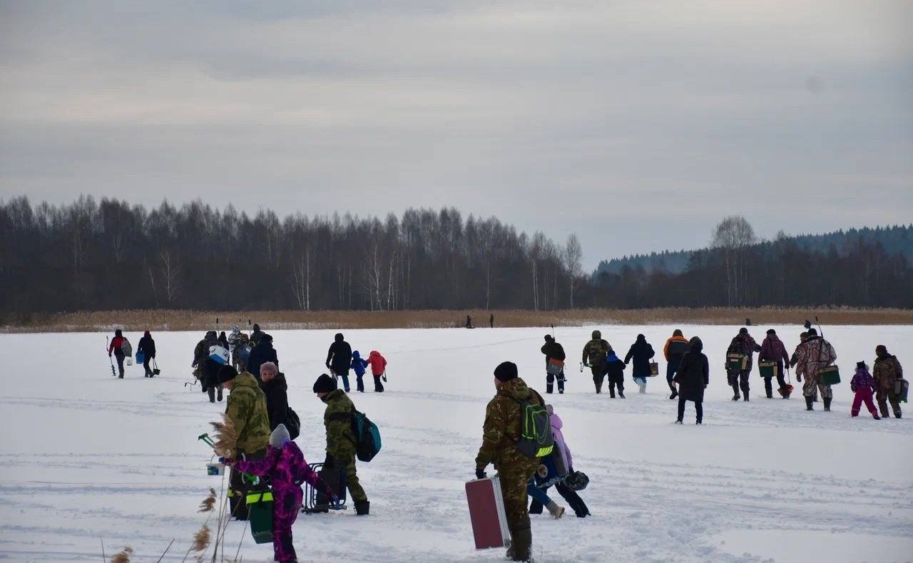 Артем Малащенков организовал масштабные соревнования по подледной зимней ловле