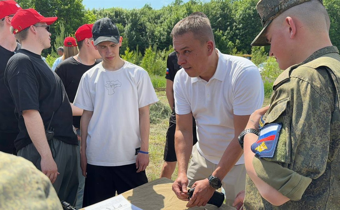 Айрат Гибатдинов в преддверии Дня защиты детей провел занятие в рамках проекта «Школа защитников Родины»