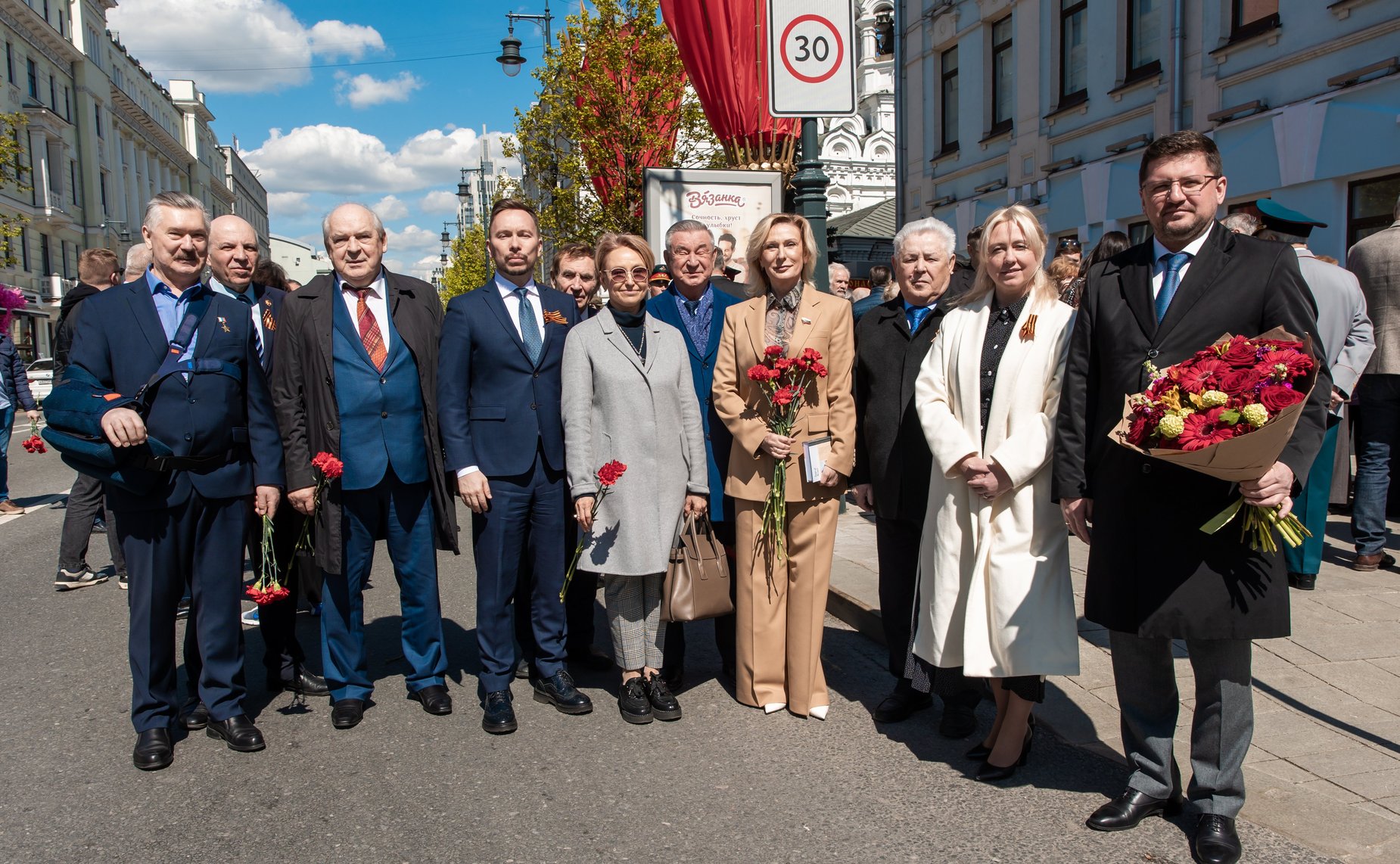 Инна Святенко приняла участие в церемонии открытия мемориальной доски дважды Герою Социалистического Труда, почетному гражданину города Москвы Владимиру Ивановичу Долгих