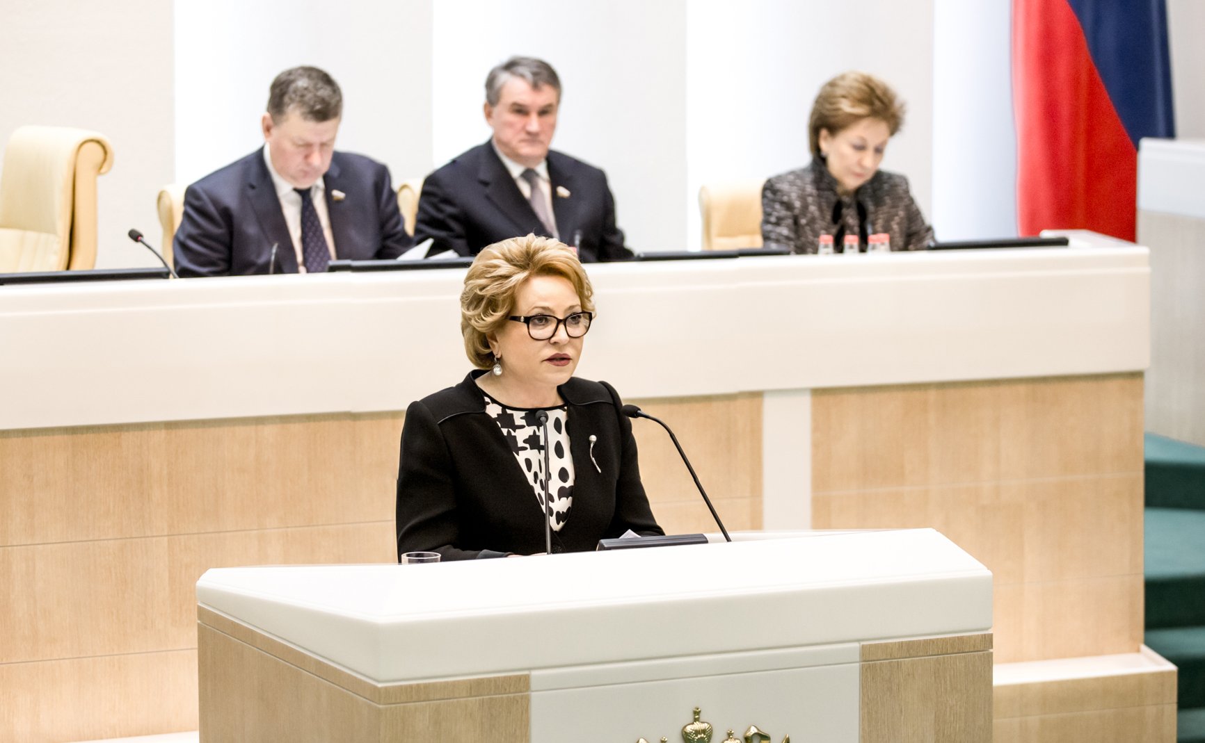 В. Матвиенко