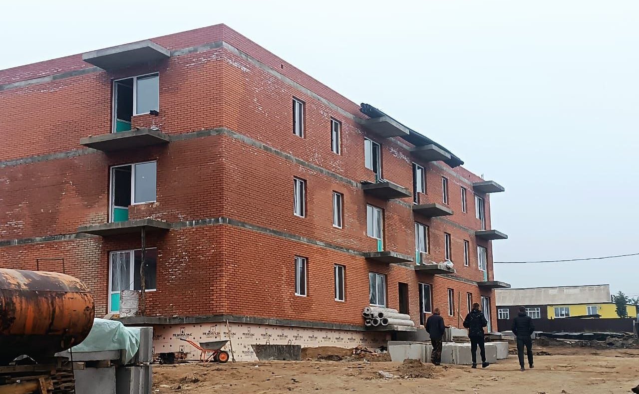 Баир Жамсуев побывал в селах Малоархангельск и Красный Чикой Красночикойского района, осмотрел социально значимые объекты и встретился с жителями