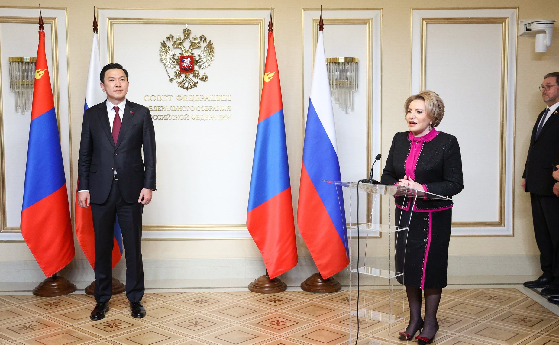 Валентина Матвиенко провела встречу с Председателем Великого Государственного Хурала Монголии Ням-Осорын Учралом