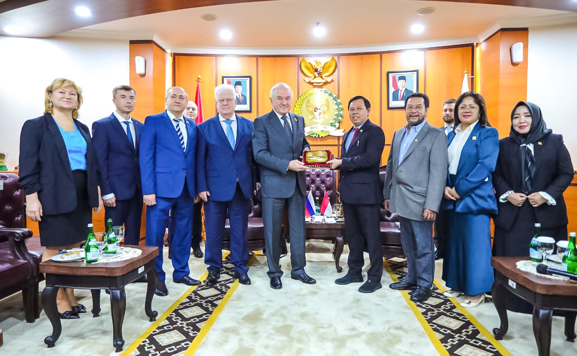 Встреча российских сенаторов с Председателем Совета Представителей Регионов (верхней палаты парламента) Султаном Наджамудином