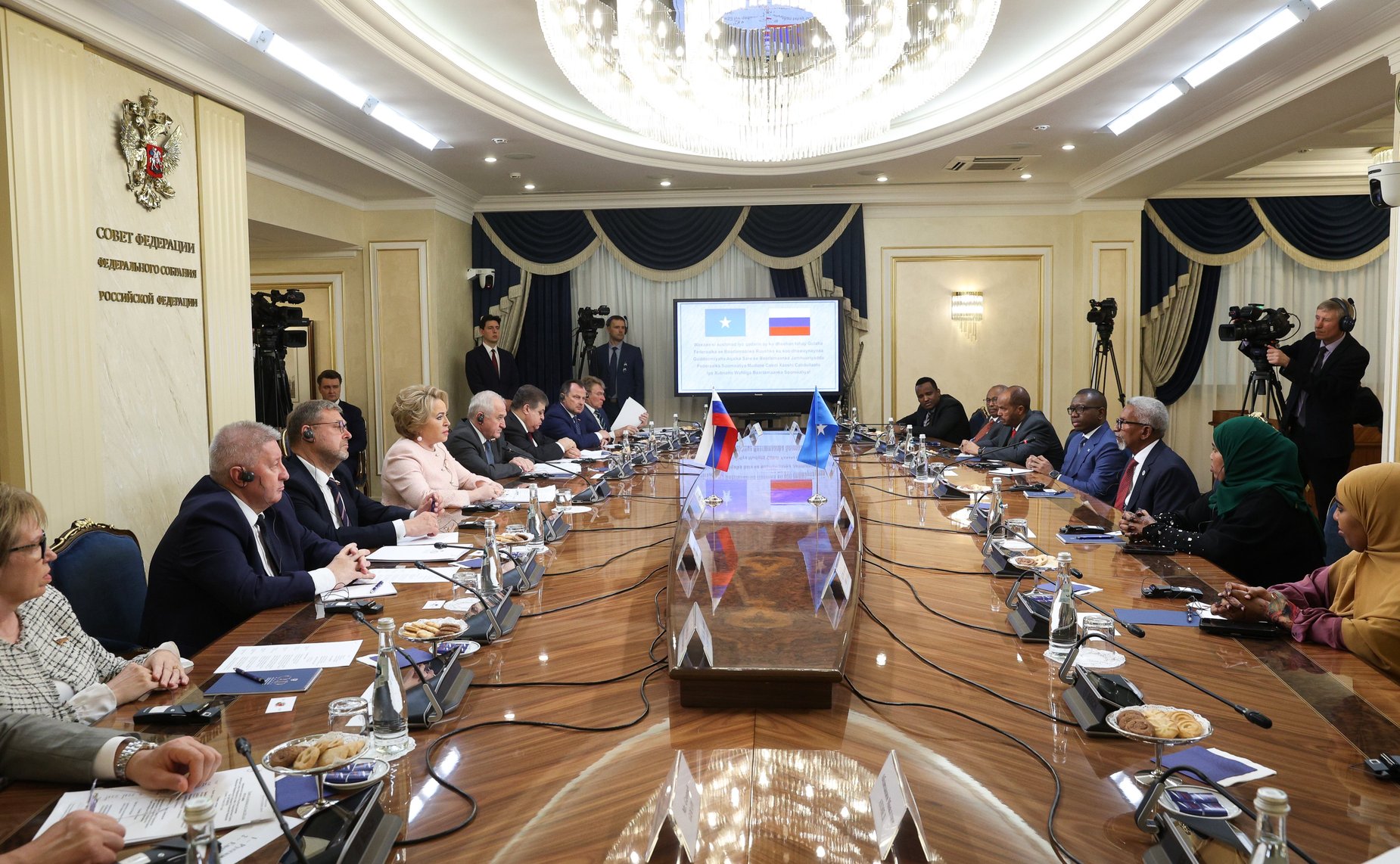 Валентина Матвиенко провела встречу с Председателем Сената Федерального парламента Федеративной Республики Сомали Абди Хаши Абдуллахи